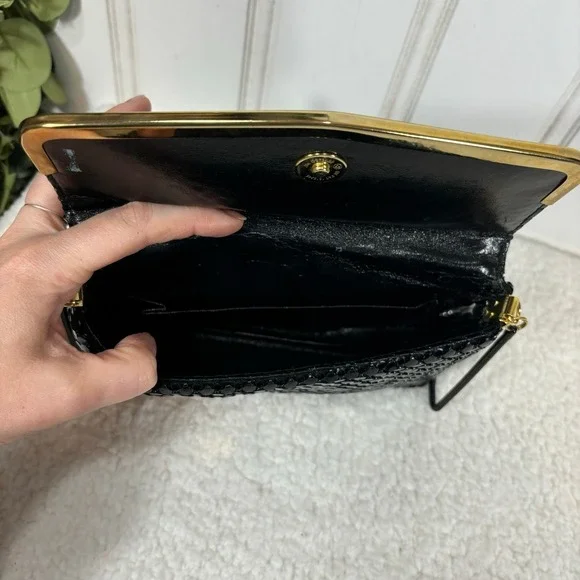 Vintage Metal Mesh Crossbody Bag Black Gold Trim Evening Clutch Glam Retro - Picture 7 of 12
